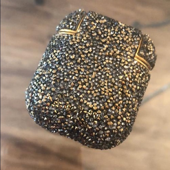 New Nanette Lepore Black & Gold Crystal Airpods Case Tech Accessory - Picture 5 of 15